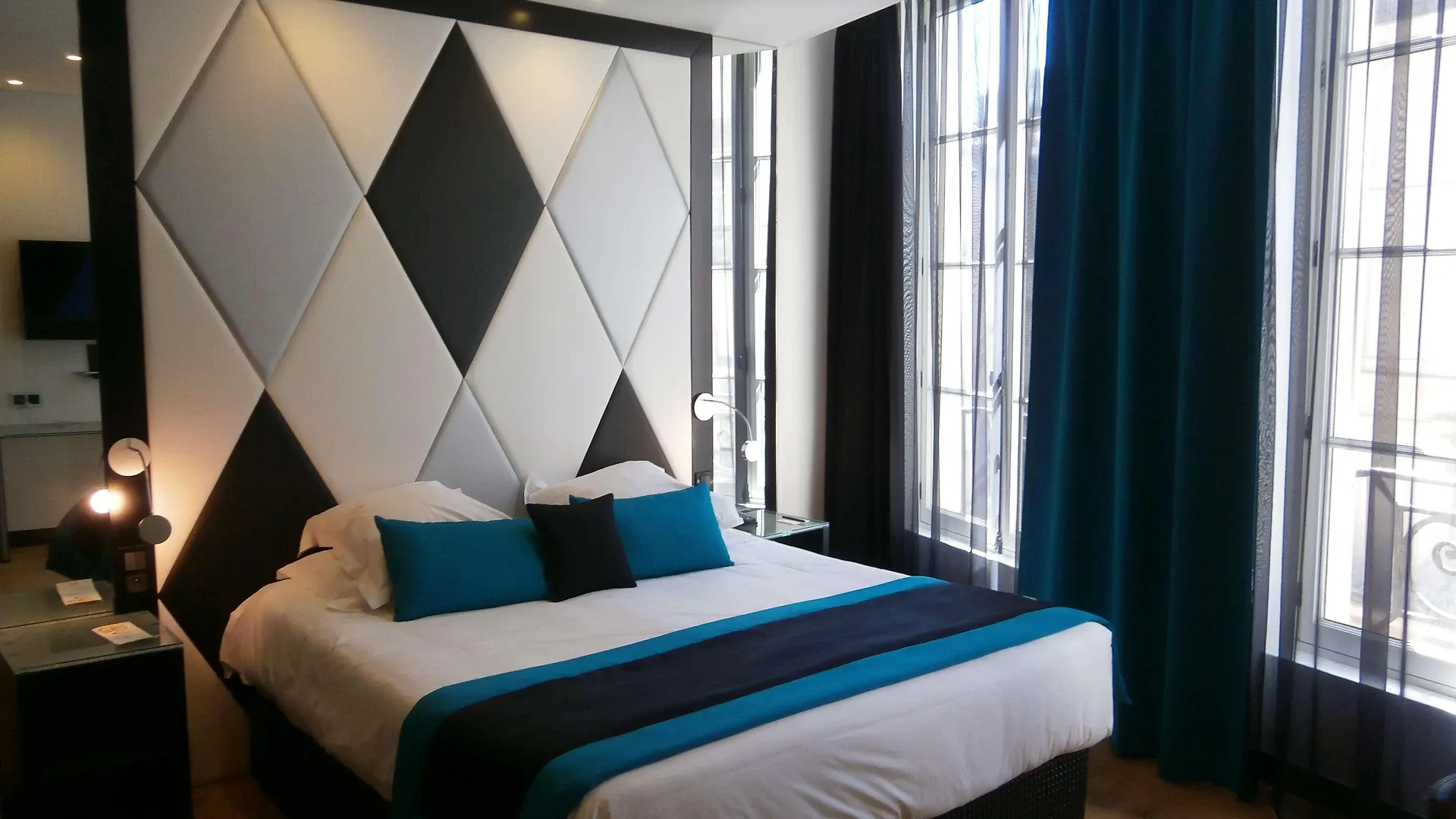 L'empire - Louvre 4* Paryż