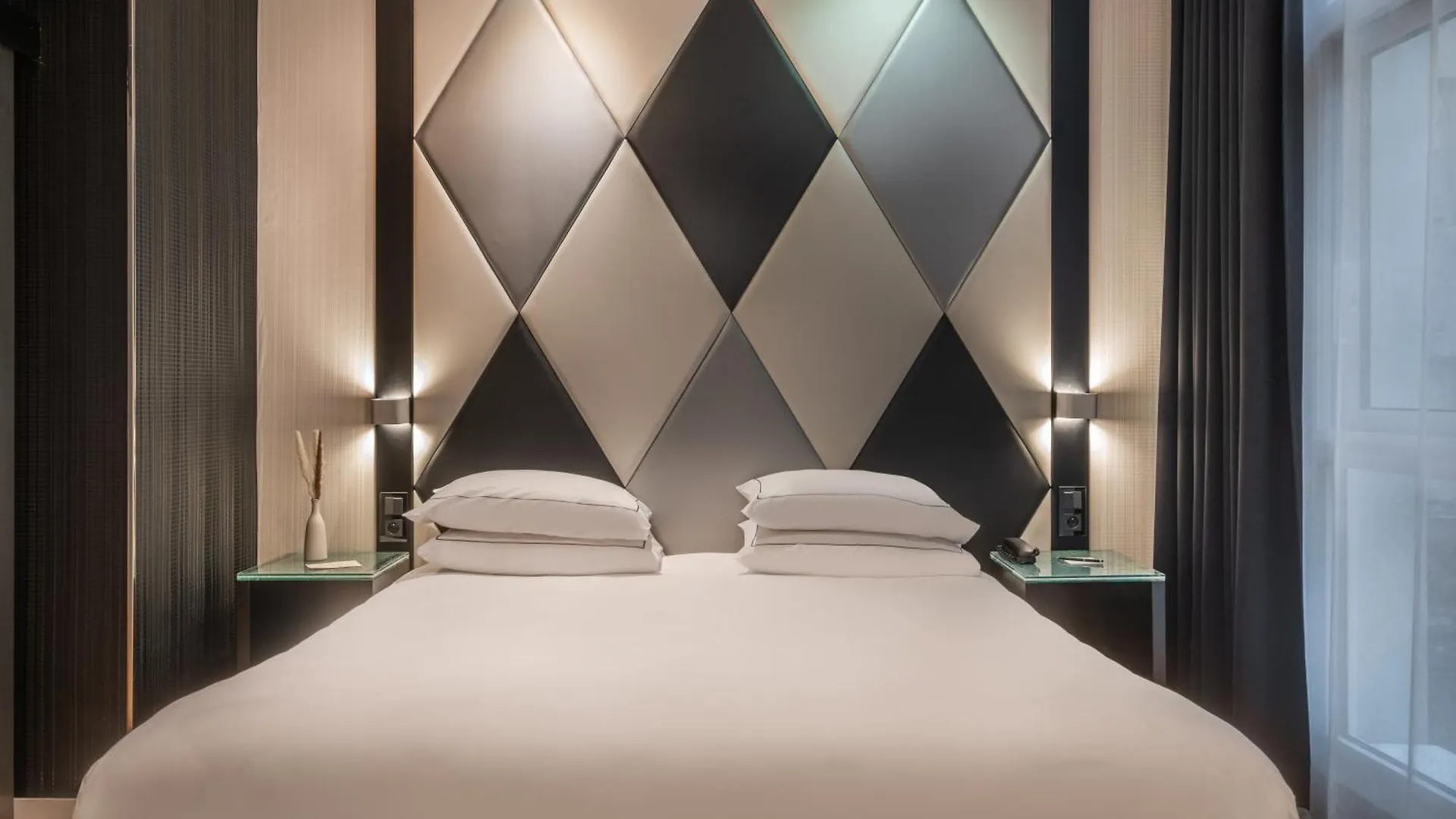 L'empire - Louvre Hotel