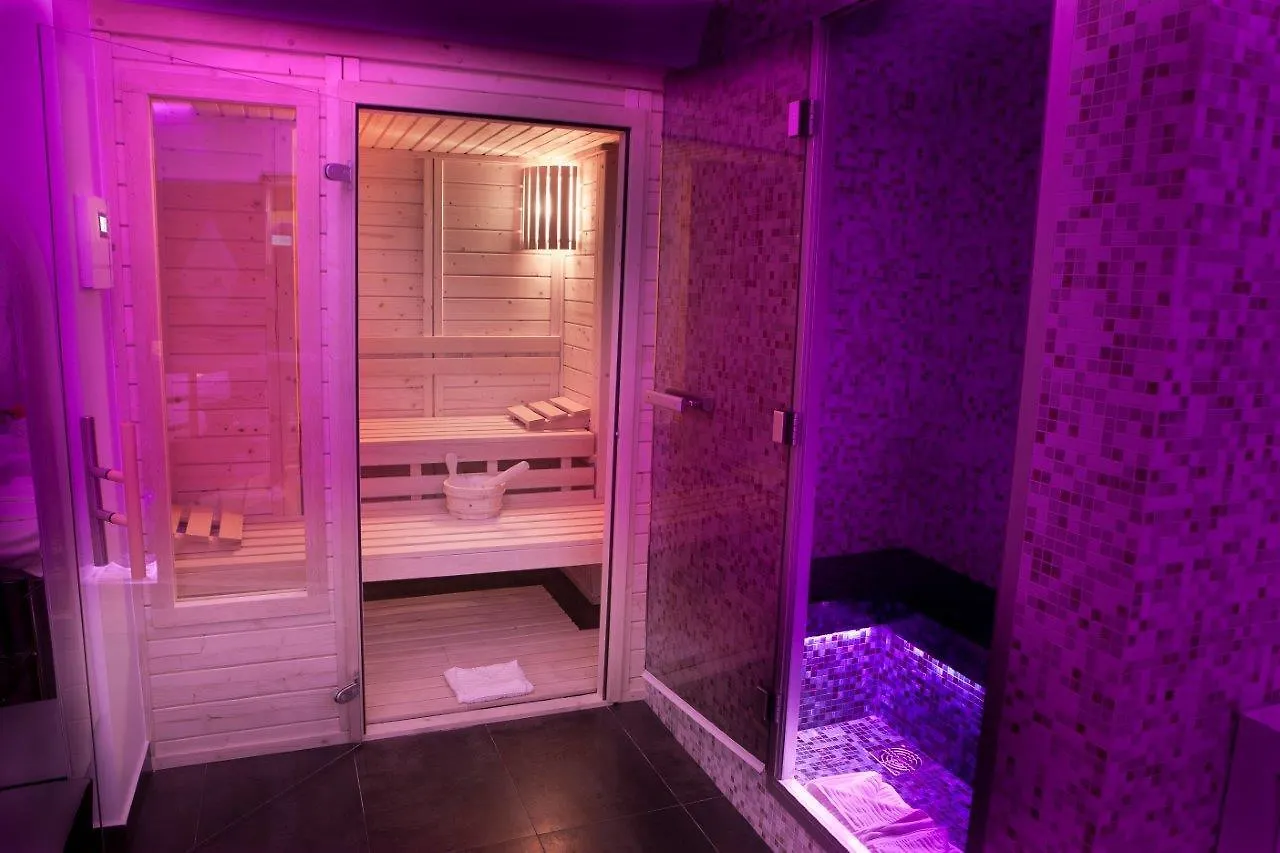 L'empire - Louvre Otel Paris